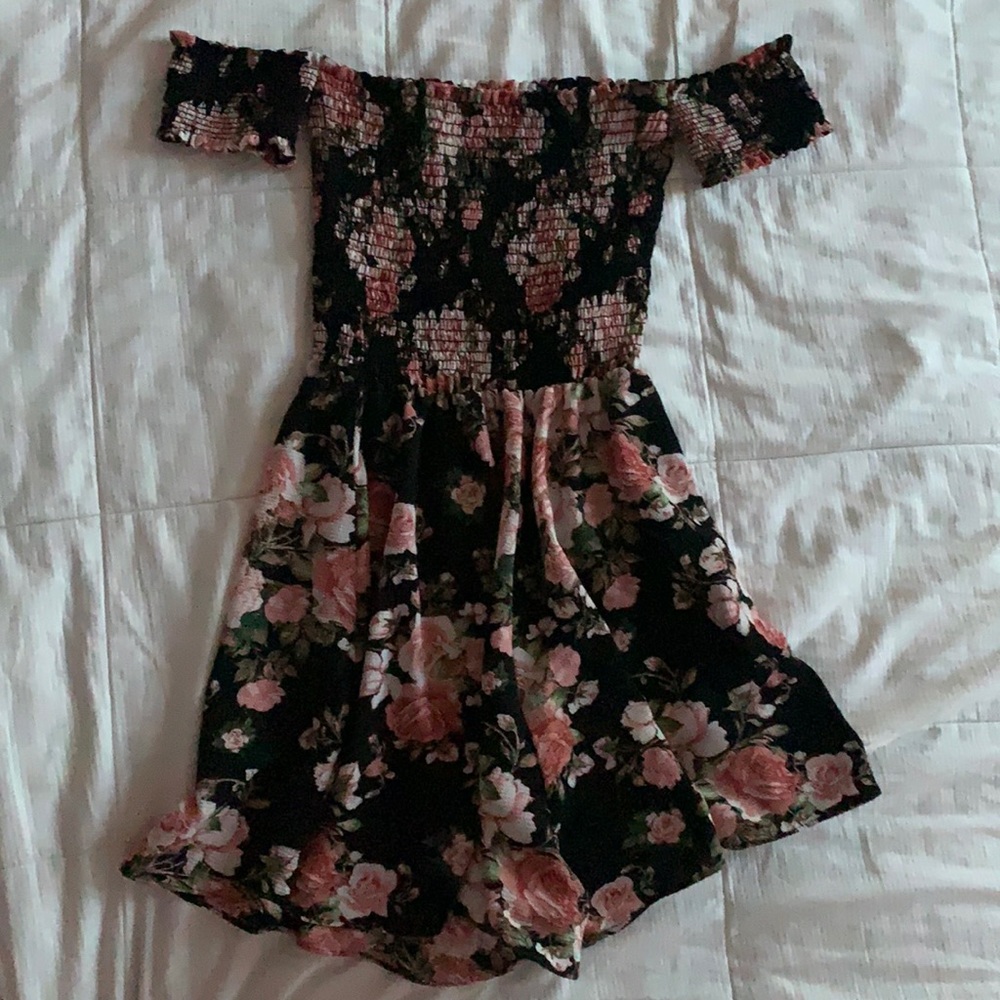 shoulder scrunch frilly floral shorts/dress